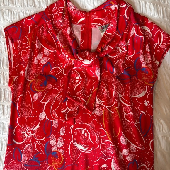 Vintage D’Allairds Red and White Ruffled Wrap Midi Sundress - Picture 2 of 15